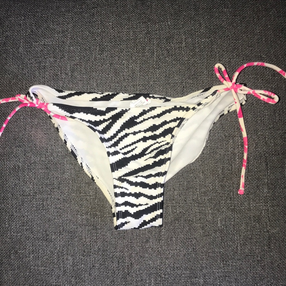 Bathing suit bottoms